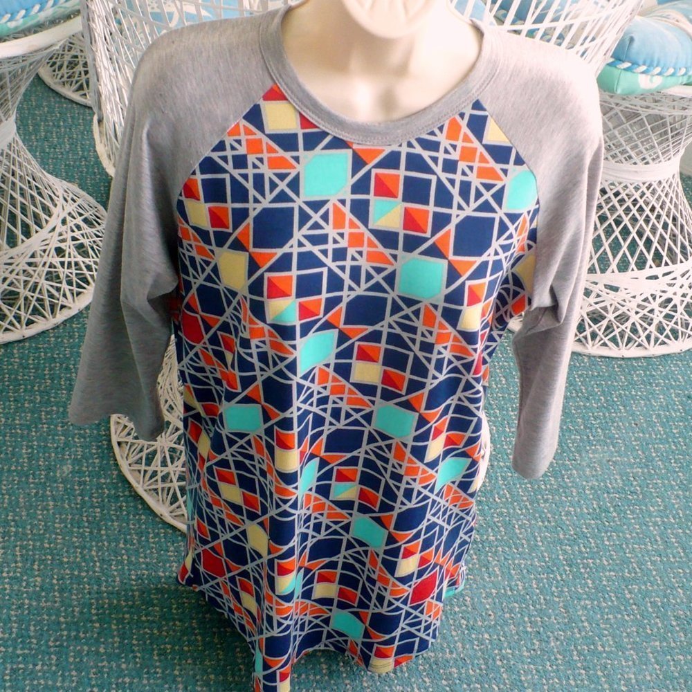 ❤️  LuLaRoe Randy Top Classic T-Shirt Size Med Gray With Squares & Diamonds 3/4